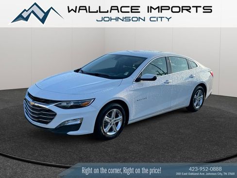 Used 2024 Chevrolet Malibu LT image 2