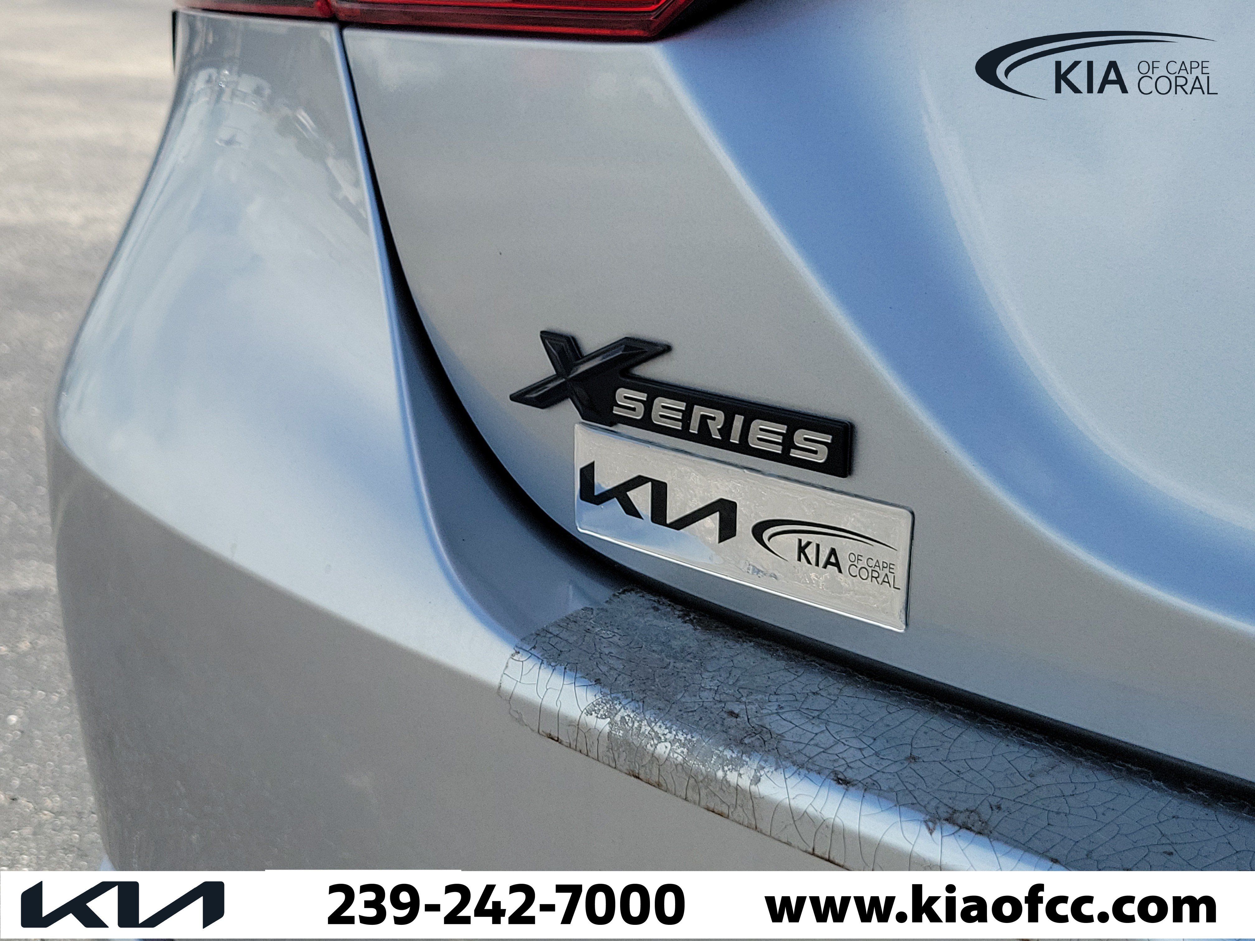 Used 2019 Toyota Camry SE FWD image 12