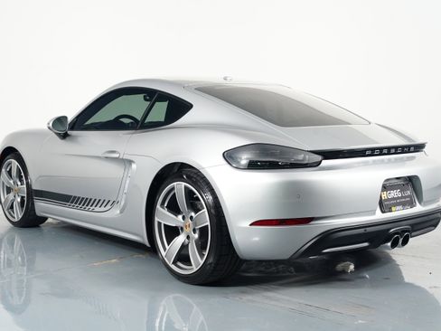 Used 2025 Porsche 718 Cayman image 17