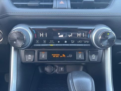 Used 2021 Toyota RAV4 XLE image 30