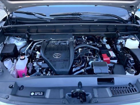 Certified 2025 Toyota Highlander XLE image 30