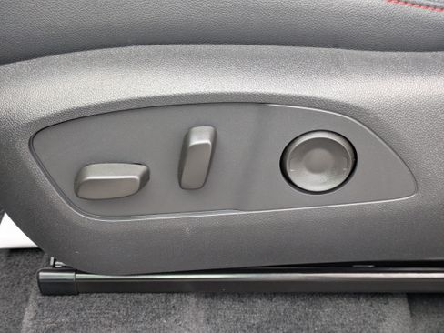 New 2026 Chevrolet Traverse Z71 image 13