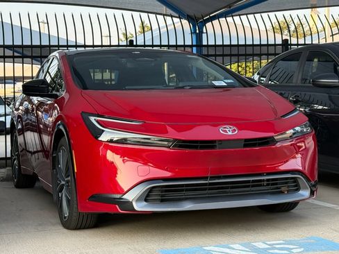 Used 2024 Toyota Prius Limited w/ Limited Premium Package FWD image 3