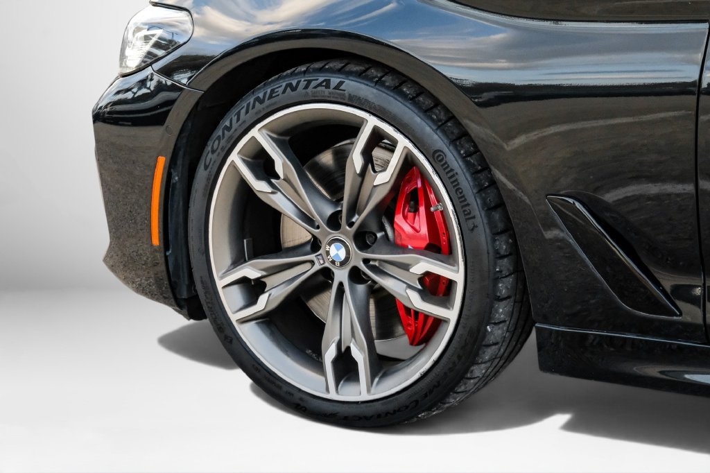 Used 2021 BMW M550i xDrive w/ Executive Package AWD/4WD image 61