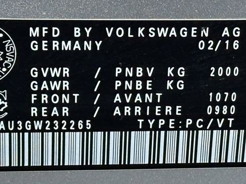 Used 2016 Volkswagen Golf 4-Door image 53