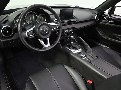 Used 2021 MAZDA MX-5 Miata RF Grand Touring image 16