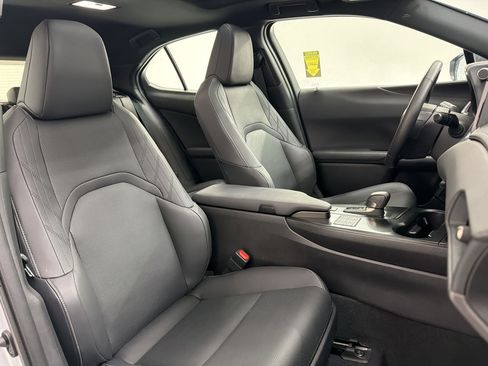 Used 2025 Lexus UX 300h FWD image 30