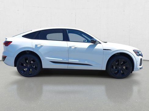 Used 2024 Audi Q8 e-tron Prestige w/ Prestige Package AWD/4WD image 4
