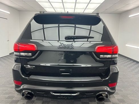 Used 2016 Jeep Grand Cherokee SRT image 23