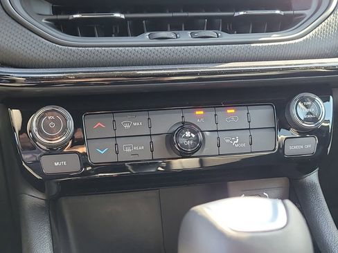 New 2026 Jeep Compass Latitude AWD/4WD image 24