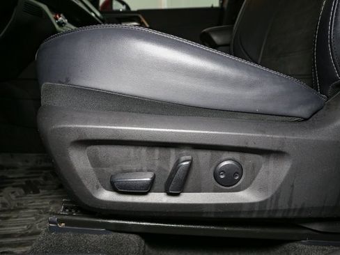 Used 2024 Mitsubishi Outlander SE image 38