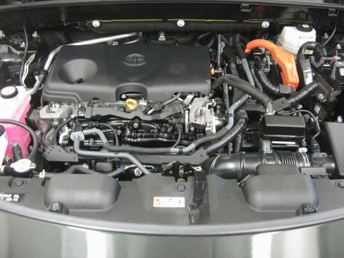 Certified 2021 Toyota Venza XLE image 27