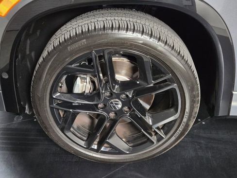 Used 2025 Volkswagen Tiguan SE R-Line AWD/4WD image 12