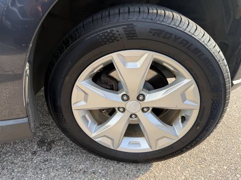Used 2014 Subaru Forester 2.5i Premium AWD/4WD image 18