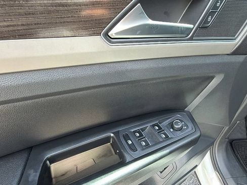 Used 2019 Volkswagen Atlas SE FWD image 14