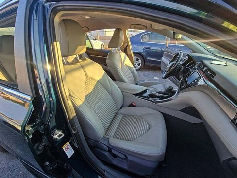 Used 2019 Toyota Camry SE image 42