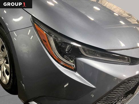 Used 2021 Toyota Corolla LE FWD image 28