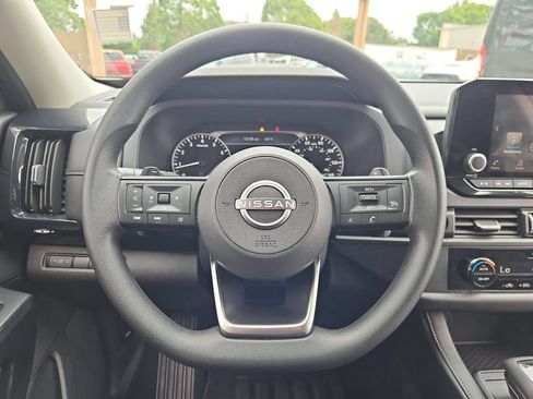 Used 2025 Nissan Pathfinder S AWD/4WD image 20