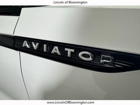 New 2026 Lincoln Aviator AWD w/ Jet Appearance Package image 15