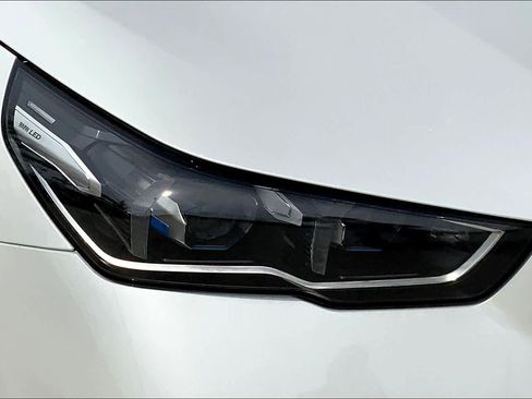 New 2024 BMW i5 eDrive40i w/ Premium Package image 13