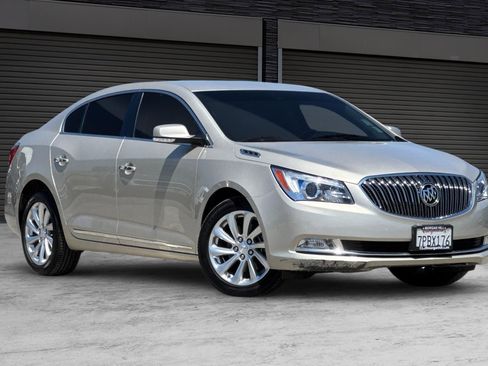 Used 2016 Buick LaCrosse Leather FWD image 2