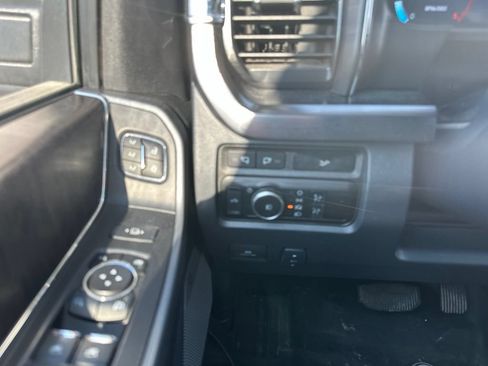 Used 2024 Ford F250 Lariat w/ Sport Appearance Package AWD/4WD image 32