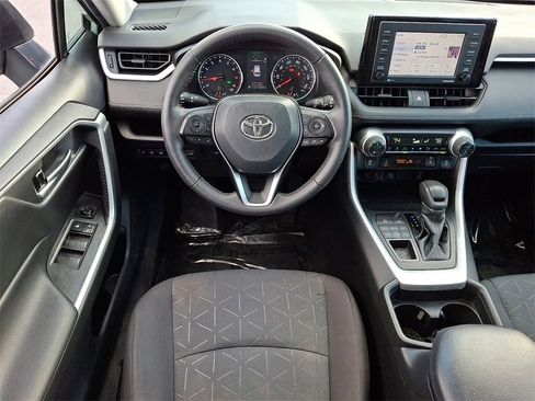 Used 2021 Toyota RAV4 XLE w/ Convenience Package image 11