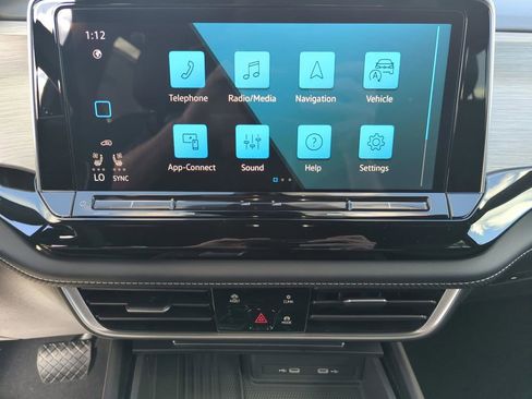 New 2026 Volkswagen Atlas Cross Sport SE image 26