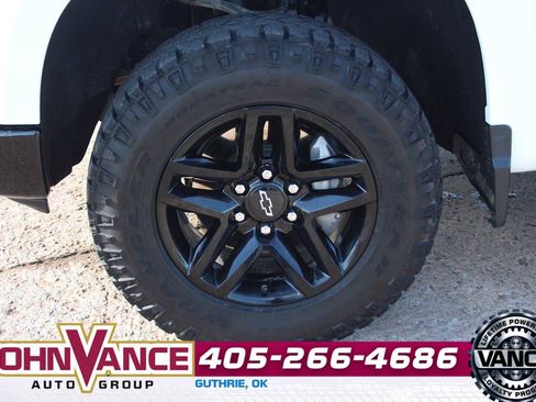 Used 2022 Chevrolet Silverado 1500 LT Trail Boss image 16