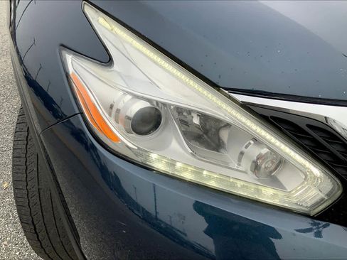 Used 2017 Nissan Murano S image 25