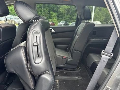 Used 2020 Nissan Pathfinder SL AWD/4WD image 11