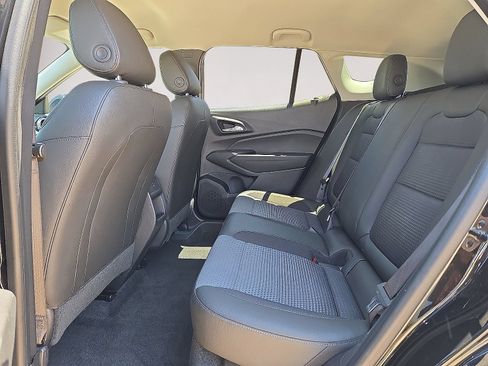 Used 2025 Chevrolet Trax LT FWD image 15