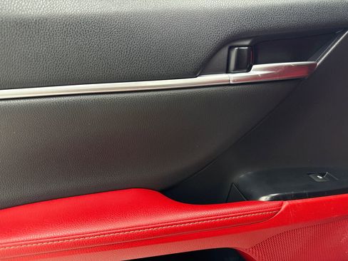 Used 2020 Toyota Camry XSE FWD image 38
