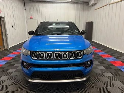 Used 2025 Jeep Compass Limited AWD/4WD image 7