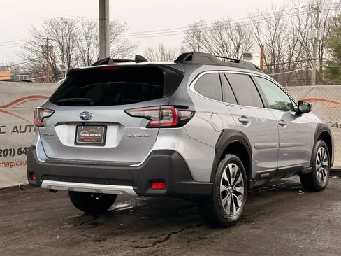 Used 2023 Subaru Outback Limited image 9