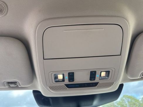 Used 2020 Ford Explorer XLT w/ Equipment Group 202A image 20