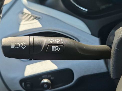 Used 2020 Chevrolet Bolt Premier w/ Infotainment Package FWD image 24
