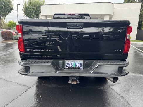 Used 2021 Chevrolet Silverado 3500 LTZ w/ LTZ Convenience Package image 13