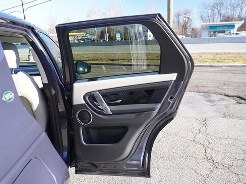 Used 2024 Land Rover Discovery Sport S image 31