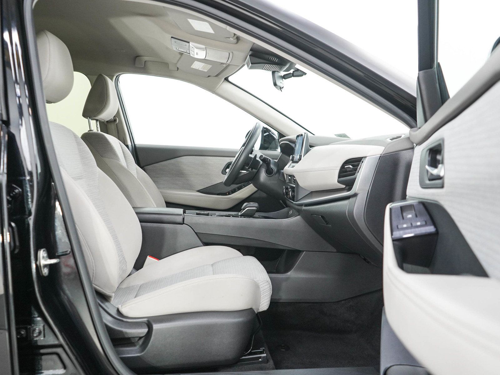 Used 2023 Nissan Rogue SV AWD/4WD image 11