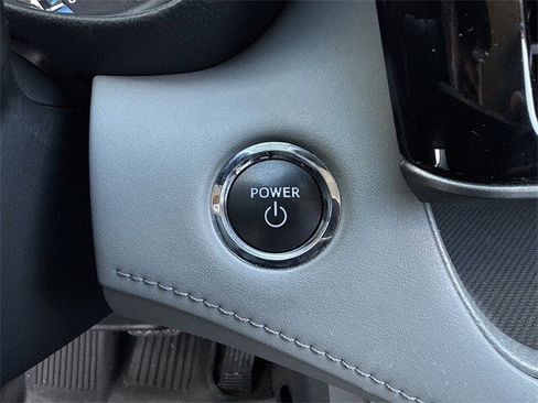 Used 2023 Toyota Highlander LE image 23