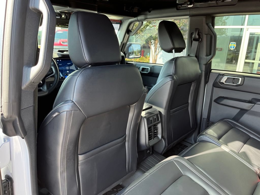 Used 2026 Ford Bronco Outer Banks w/ Sasquatch Package AWD/4WD image 16