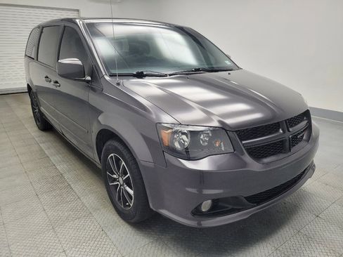 Used 2016 Dodge Grand Caravan SXT image 13