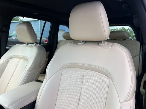 Used 2024 Jeep Grand Cherokee Limited w/ Luxury Tech Group II AWD/4WD image 13