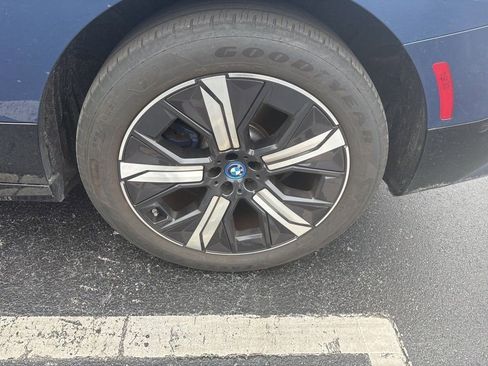 Used 2024 BMW iX xDrive50 w/ Sport Package image 6