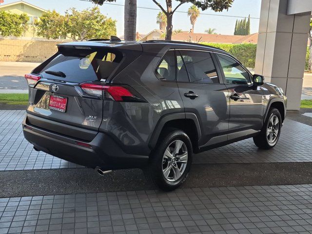 Used 2025 Toyota RAV4 XLE AWD/4WD image 8