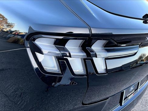 Used 2025 Ford Mustang Mach-E Premium w/ Sport Appearance Package image 27