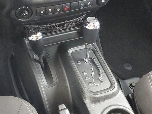 Used 2017 Jeep Wrangler Unlimited Sahara w/ Connectivity Group image 22