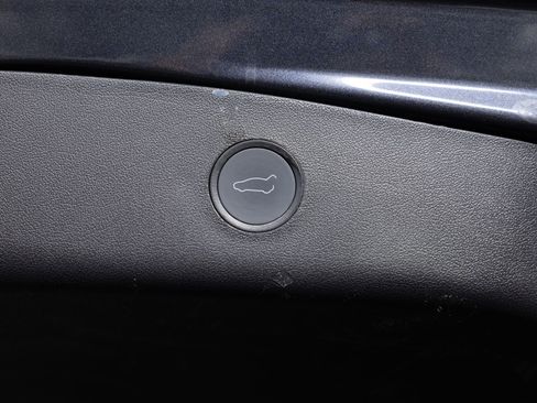 Used 2021 Tesla Model 3 Performance image 20