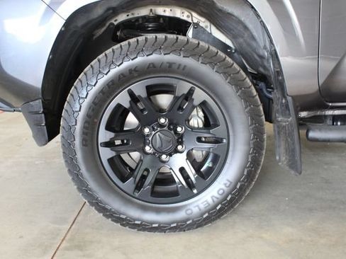 Used 2021 Toyota Tacoma SR w/ SR Convenience Package RWD image 25